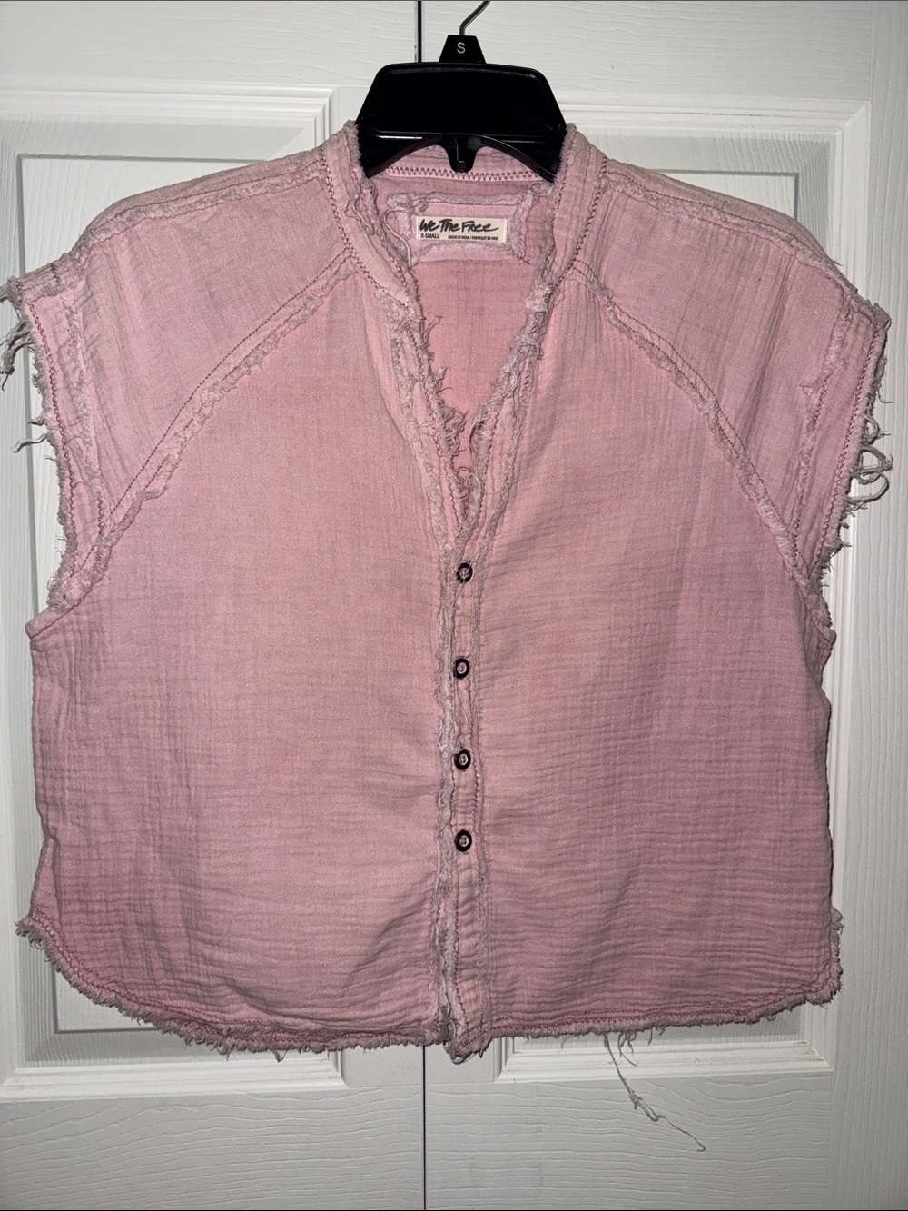 We The Free Dusty Pink Frayed Button-Front Crop Top